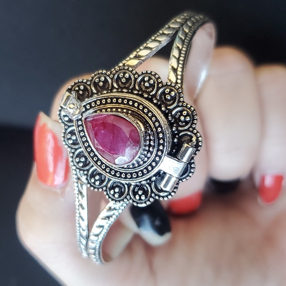 New Kashmir Ruby 925 Silver Poison Cuff Bracelet. - Picture 1 of 9